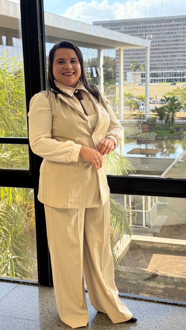 Mirian Castro - OAB/DF 58.127 Advogada especialista em Direito da Saúde e Direito Médico. Pós-graduada em Direito Civil e Processo Civil pela Faculdade de Direito da Escola Superior de Advocacia - ESA. Pós-graduada em Direito Penal e Processo Penal pela Faculdade Ebradi.