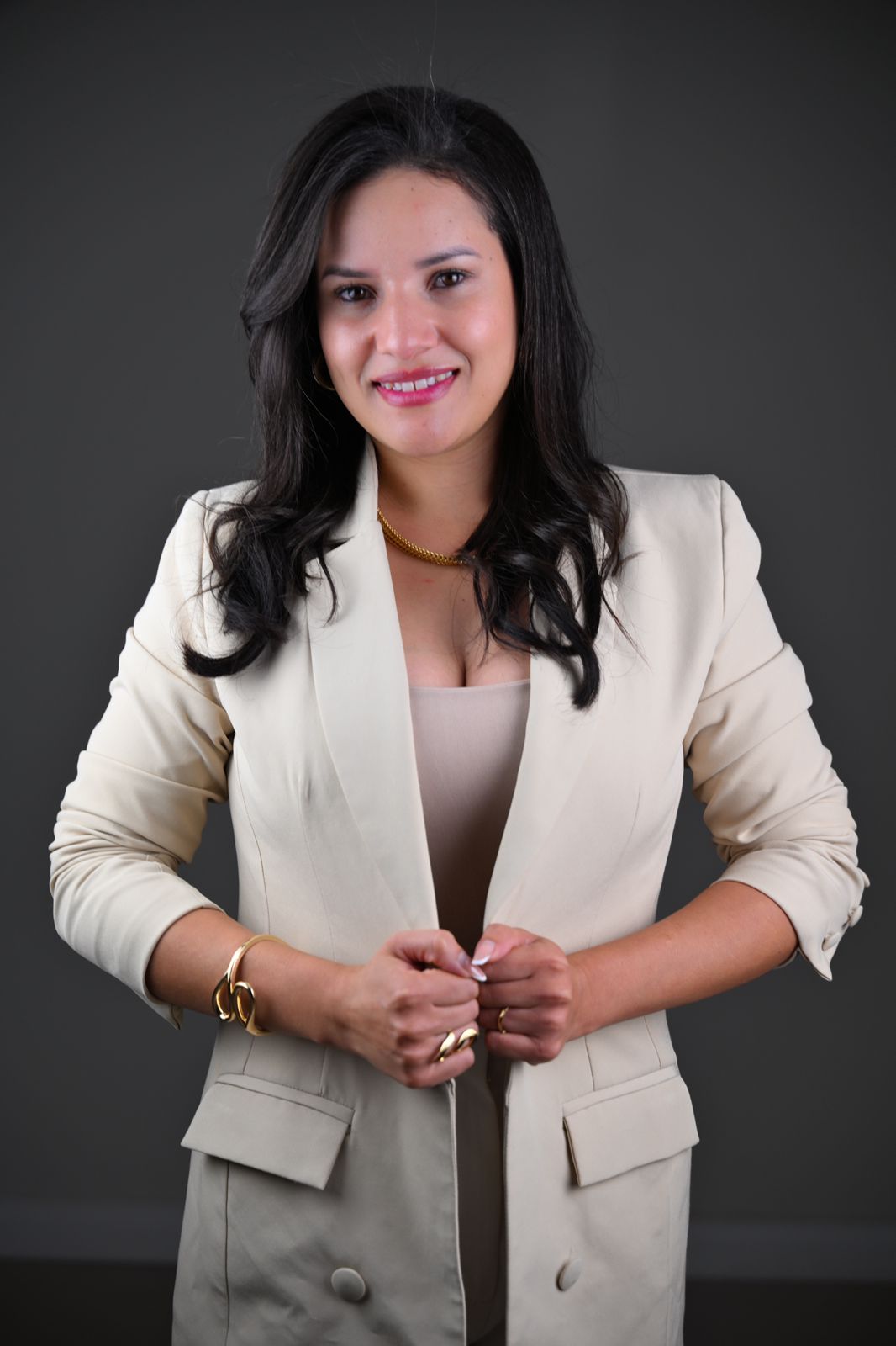 Sobre a Dra. Mirian Castro A Dra. Mirian Castro é advogada especializada em Direito da Saúde e Direito Médico, com atuação dedicada à defesa dos pacientes diante de abusos e negativas ilegais. Possui ampla experiência em ações contra planos de saúde, como pedidos de cobertura de medicamentos, cirurgias, tratamentos médicos e internações, além de demandas envolvendo responsabilidade civil médica e hospitalar. Sua atuação é marcada pela combinação de sensibilidade e firmeza, buscando garantir o acesso à saúde de forma digna, rápida e justa. No Castro & Gomes Advocacia, a Dra. Mirian coloca sua expertise a serviço da proteção da vida e da saúde, oferecendo soluções jurídicas eficazes e acolhedoras.